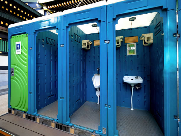 Best Porta potty delivery and setup  in Petersburg, IN